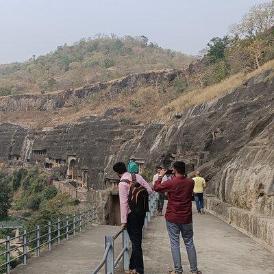 Pune to Aurangabad: 3-Day Guided Tour of Ajanta and Ellora Caves