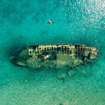 Blue Lagoon, Shipwreck & Šolta cruise with lunch & unlimited drinks from Split