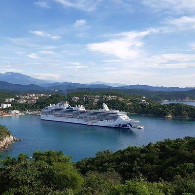 The bays of Huatulco and it's beautiful surroundings areas.