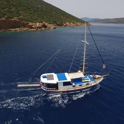 3-Hour Private Sunset Boat Tour With Dinner in Bodrum