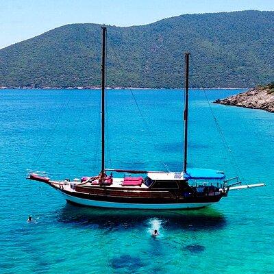 Private VIP Gulet Boat Tour With Lunch in Bodrum For 6 Hour