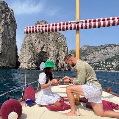 Private Island of Capri Boat Tour for Couples