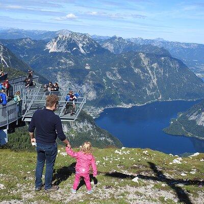 Full-Day Minivan Tour From Salzburg to Hallstatt with 5 Fingers,Lakes&Mountains 