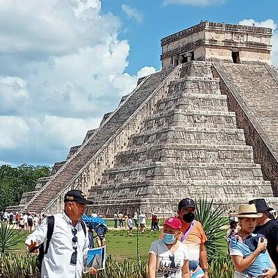 Private Tour in Chichen Itza Official History Guide 