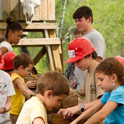 Gem Mining and Goat Farm Walking Tour in Hendersonville