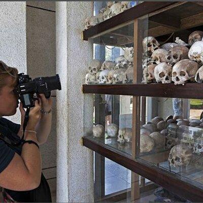 Tuol Sleng Genocide Museum (S-21) and Choeung Ek Killing Fields Tour