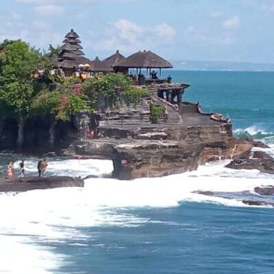 Half Day Tanah Lot Temple Private Guided Tour