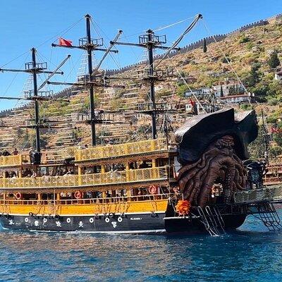 Alanya Pirate Boat Trip with Lunch and Soft Drinks