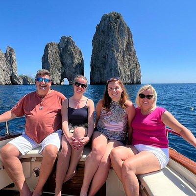 3 Hours Private Capri Boat Tour with Pasta and Prosecco