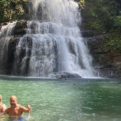 All-Inclusive Full-Day Nauyaca Waterfall and Beach Town Tour