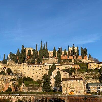 Verona Small Group Walking Tour with Cable Car and Arena Tickets 