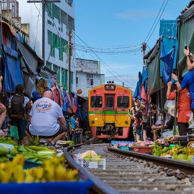 Damnoen Saduak Floating Market and Maeklong Railway Market Tour