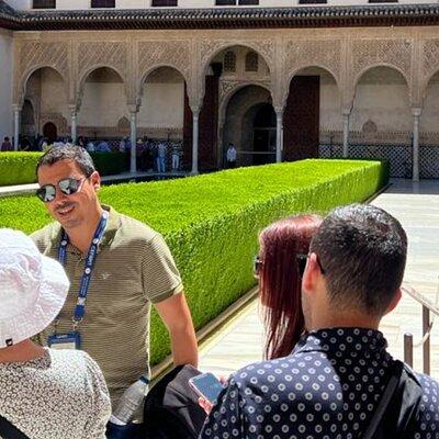 Alhambra, Nasrid Palaces, Generalife & Alcazaba Private Tour 