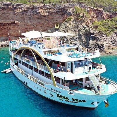 Mega Star Yacht Tour with Lunch, Foam Party & Transfer From Belek