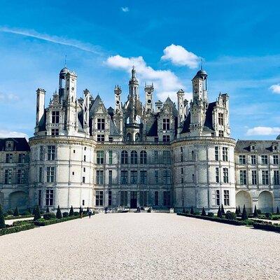 Chambord Castle Private Visit & Exclusive wine tasting from Tours