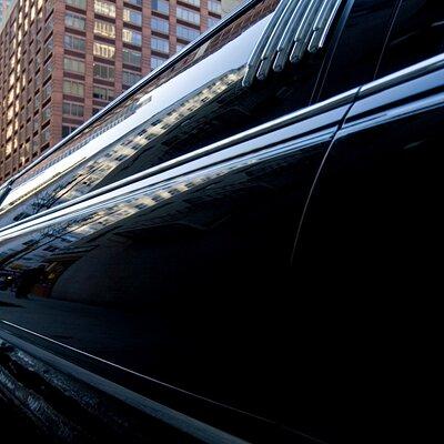 Airport luxury arrival pickup in New Jersey by stretch limousine