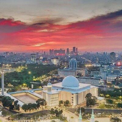 Jakarta Night Tour with Dinner at Café or Food street