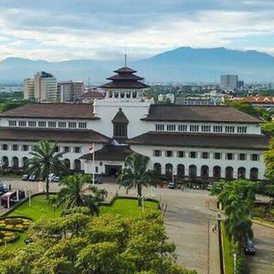 Private Guided Volcano and Stony Bubble Tour in Bandung