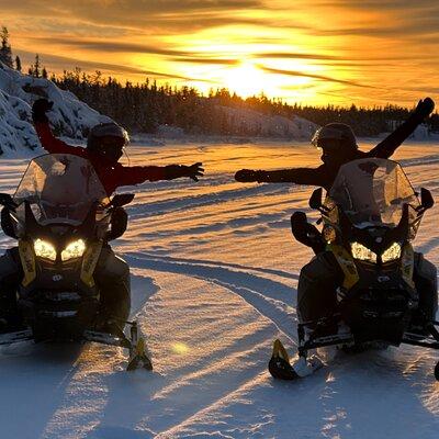 1 Hour Snowmobile Adventure in Yellowknife