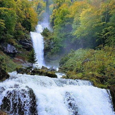 Private Day tour from Interlaken: Lake, Gorge & Waterfall