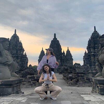 Yogyakarta: Borobudur Climb To The Top and Prambanan Privat Tour