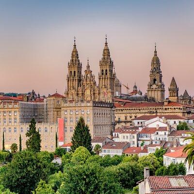 Walking tour of the emblematic places of Santiago