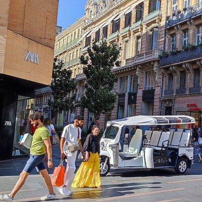 Private tour of Toulouse in an electric Tuk Tuk