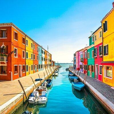 Murano & Burano Islands Guided Small-Group Tour by Private Boat