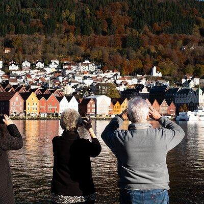 Bergen: Guided Tour by Minibus with Local Guide & Photostops