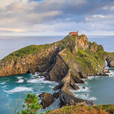 Gaztelugatxe and Gernika Tour From San Sebastian