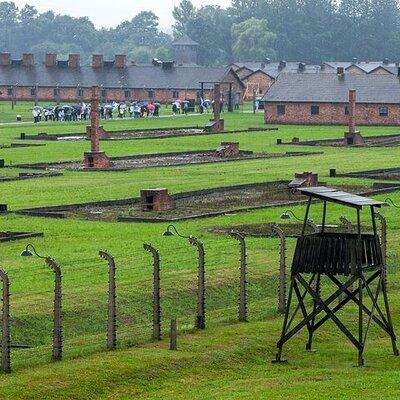 Auschwitz and Birkenau Tour with Hotel Pick up from Krakow