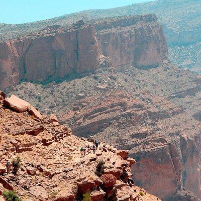 Private Explore Oman Grand Canyon, Jebel Shams and Nizwa