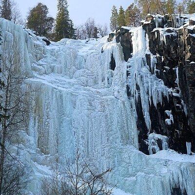 Rovaniemi: Korouoma Canyon & Frozen Waterfalls Tour with BBQ