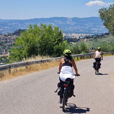 Spello E-Bike Tour with Lunch and Wine Tasting!