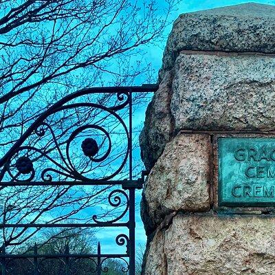 The Deep Pockets Of Graceland Cemetery Walking Tour