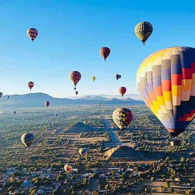 Balloon flight with tour to Teotihuacán from Mexico City