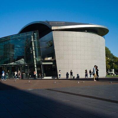 Amsterdam Van Gogh Museum Tour with Reserved Access