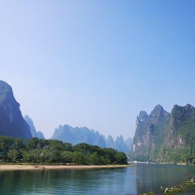 Yangshuo Old Town and 3 star Li River Cruise from Guilin