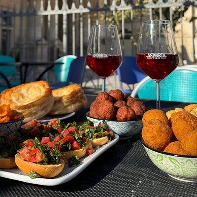 Street Food Lecce: Guided walking tour with typical food and wines.