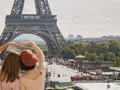 Eiffel Tower Tour with Top Floor access