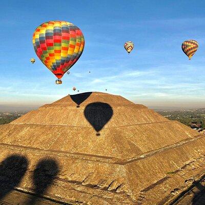 Balloon Flight + Cave Breakfast + Pyramids Tour + Pickup CDMX