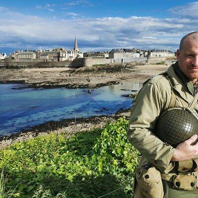 Unusual guided tour of Saint Malo in immersion in 1944