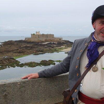 Guided tour of Saint Malo at the time of the last corsairs