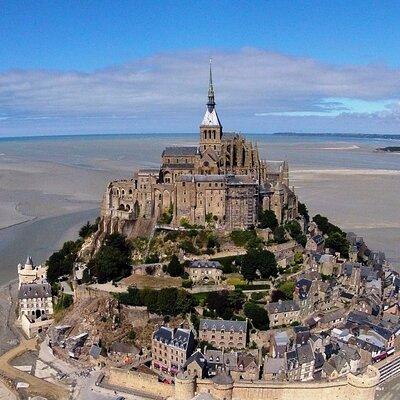 Private Flight around the Mont st.Michel and Normandy