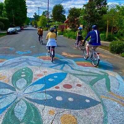 Bike Around Portland Oregon: Bridges, Neighborhoods, Poetry and Roses