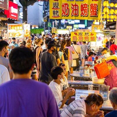 Taipei Street Food & Night Market Tour with a Local: Private & Custom 