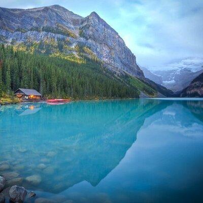 Lake Louise and Moraine Lake Tour from Calgary Canmore Banff