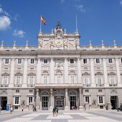Royal Palace of Madrid Early Entrance Tour Skip-The-Line Ticket