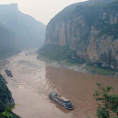 Yangtze River Deluxe Cruise 5D/4N from Yichang to Chongqing