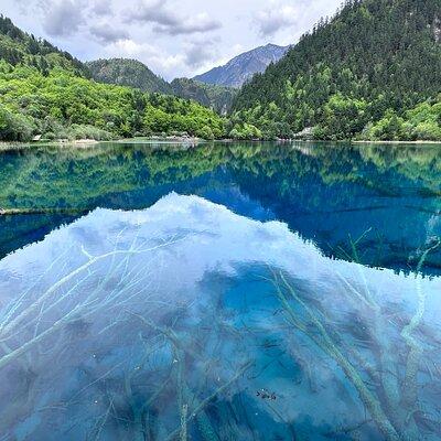 jiuzhaigou Valley and Huanglong Scenic Area private 4-day tour